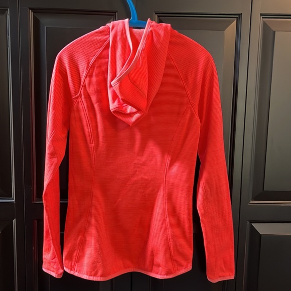 The North Face Assymetric Zip Jacket - Picture 2 of 4